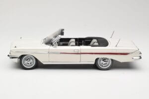 Chevrolet Impala Cabriolet Bianco Sun Star 1:18 3405 Pressofusione — immagine 4 di 8