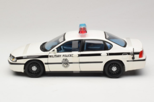 Chevrolet Impala Military Police Maisto 1:18 36611 Pressofusione — immagine 3 di 6