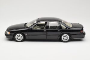 Chevrolet Impala SS Nero AUTOart 1:18 71091 Pressofusione — immagine 4 di 8