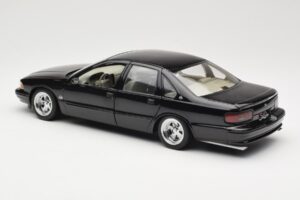Chevrolet Impala SS Nero AUTOart 1:18 71091 Pressofusione — immagine 7 di 8