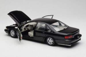 Chevrolet Impala SS Nero UT Models 1:18 21031 Pressofusione — immagine 5 di 8
