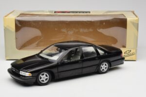 Chevrolet Impala SS Nero UT Models 1:18 21031 Pressofusione — immagine 8 di 8