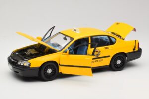 Chevrolet Impala Taxi Maisto 1:18 36617 Pressofusione — immagine 2 di 8