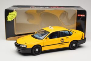 Chevrolet Impala Taxi Maisto 1:18 36617 Pressofusione — immagine 8 di 8