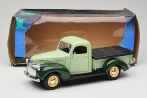 Chevrolet Pickup Verde Solido 1:18 8063 Pressofusione — immagine 8 di 8