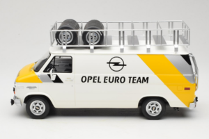 Opel Manta 400 Group B Rally Tour de Corse 1984 Con Chevrolet G30 Van di Assistenza Otto 1:18 OT491 Resina — immagine 6 di 13