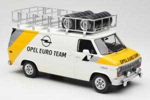 Opel Manta 400 Group B Rally Tour de Corse 1984 Con Chevrolet G30 Van di Assistenza Otto 1:18 OT491 Resina — immagine 7 di 13