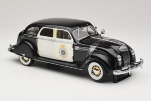 Chrysler Airflow Auto della Polizia Signature Models 1:18 CCSM01 Pressofusione — immagine 4 di 6