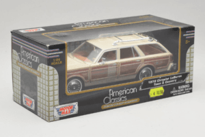 Chrysler LeBaron Town & Country Beige Motormax 1:24 MM7331BG Pressofusione — immagine 2 di 3