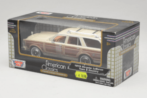 Chrysler LeBaron Town & Country Beige Motormax 1:24 MM7331BG Pressofusione — immagine 3 di 3