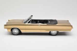 Chrysler Newport Cabriolet Gold Metallic BoS Models 1:18 BOS273 Resina — immagine 3 di 6