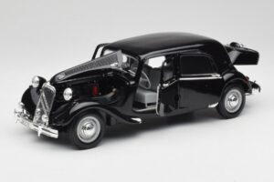 Citroen 15CV 6 Cyl Nero Maisto 1:18 31821 Pressofusione — immagine 2 di 8