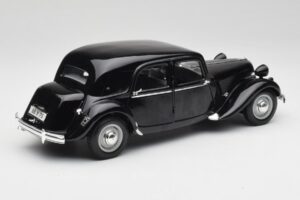 Citroen 15CV 6 Cyl Nero Maisto 1:18 31821 Pressofusione — immagine 3 di 8
