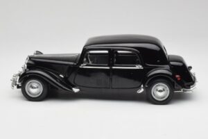 Citroen 15CV 6 Cyl Nero Maisto 1:18 31821 Pressofusione — immagine 4 di 8