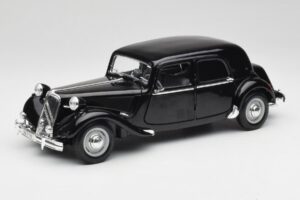Citroen 15CV 6 Cyl Nero Maisto 1:18 31821 Pressofusione