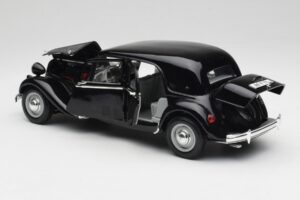 Citroen 15CV 6 Cyl Nero Maisto 1:18 31821 Pressofusione — immagine 5 di 8