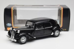 Citroen 15CV 6 Cyl Nero Maisto 1:18 31821 Pressofusione — immagine 8 di 8
