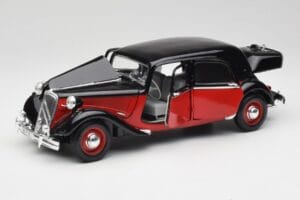 Citroen 15CV 6 Cyl Nero & Rosso Valmy Maisto 1:18 56009 Pressofusione — immagine 2 di 8
