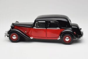 Citroen 15CV 6 Cyl Nero & Rosso Valmy Maisto 1:18 56009 Pressofusione — immagine 4 di 8