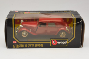 Citroen 15CV TA Rosso Bburago 1:24 1501 Pressofusione