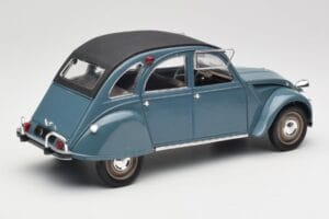 Citroen 2CV Bleu Nuit Solido 1:18 8028 Pressofusione — immagine 2 di 6