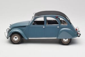 Citroen 2CV Bleu Nuit Solido 1:18 8028 Pressofusione — immagine 3 di 6