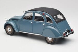 Citroen 2CV Bleu Nuit Solido 1:18 8028 Pressofusione — immagine 5 di 6