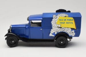 Citroen C4 F Pas de Pneus Trop Petit Blu Solido 1:18 151235-00 Pressofusione — immagine 4 di 8