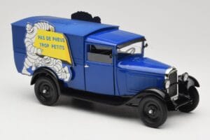 Citroen C4 F Pas de Pneus Trop Petit Blu Solido 1:18 151235-00 Pressofusione — immagine 6 di 8