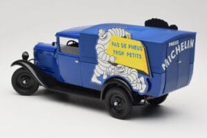 Citroen C4 F Pas de Pneus Trop Petit Blu Solido 1:18 151235-00 Pressofusione — immagine 7 di 8