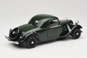 Citroen Traction Avant 11 Coupe Verde Solido 1:18 8179 Pressofusione — immagine 3 di 8