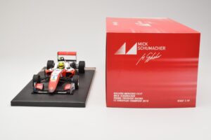 Dallara Mercedes F317 #4 M. Schumacher Prema Theodore Racing European F3 Champion 2018 Minichamps 1:18 517181804 Pressofusion — immagine 6 di 6