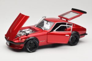 Datsun 240Z S30 Rosso Maisto 1:18 32611 Pressofusione — immagine 2 di 8