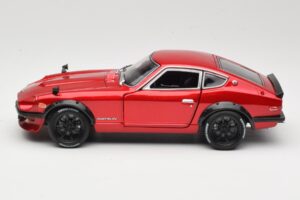 Datsun 240Z S30 Rosso Maisto 1:18 32611 Pressofusione — immagine 4 di 8