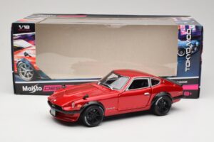 Datsun 240Z S30 Rosso Maisto 1:18 32611 Pressofusione — immagine 8 di 8