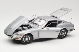 Datsun 240Z S30 Argento Sun Star 1:18 3503 Pressofusione — immagine 2 di 8
