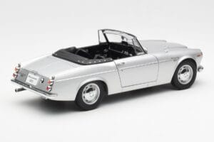 Datsun Fairlady 2000 SR311 Roadster Argento AUTOart 1:18 77432 Pressofusione — immagine 3 di 8