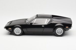 De Tomaso Pantera Nero Kyosho 1:18 08851BK Pressofusione — immagine 4 di 8