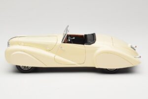 Delahaye Cabriolet Crema Guiloy 1:18 68580 Pressofusione — immagine 4 di 8