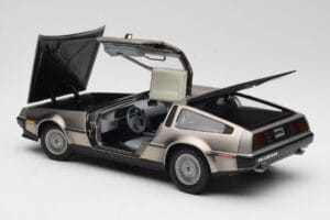 DeLorean DMC-12 LK Argento Sun Star 1:18 2701 Pressofusione — immagine 5 di 8