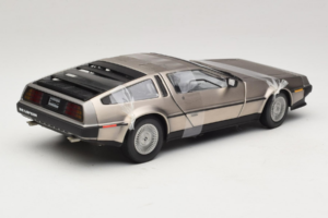 DeLorean DMC-12 Argento Sun Star 1:18 2703 Pressofusione — immagine 2 di 6