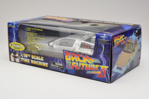 DeLorean DMC-12 Time Machine Back to the Future II Diamond 1:15 210123 Pressofusione — immagine 3 di 3