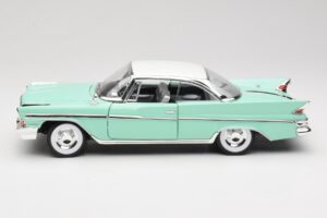 DeSoto Adventurer Verde Road Signature 1:18 92738-R1 Pressofusione — immagine 4 di 8