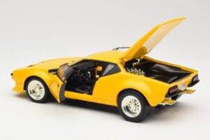 De Tomaso Pantera Giallo Hot Wheels 1:18 27809 Pressofusione — immagine 5 di 8