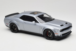 Dodge Challenger SRT Hellcat Redeye Argento GT Spirit 1:18 GT226 Resina — immagine 4 di 6