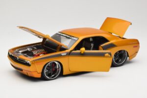 Dodge Challenger Concept Oro Maisto 1:18 31320 Pressofusione — immagine 2 di 8