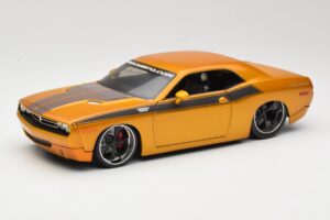Dodge Challenger Concept Oro Maisto 1:18 31320 Pressofusione