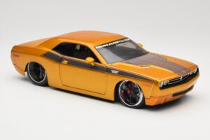 Dodge Challenger Concept Oro Maisto 1:18 31320 Pressofusione — immagine 6 di 8