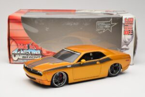 Dodge Challenger Concept Oro Maisto 1:18 31320 Pressofusione — immagine 8 di 8