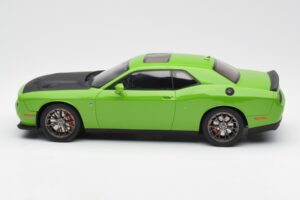 Dodge Challenger SRT Hellcat Verde GT Spirit 1:18 GT168 Resina — immagine 3 di 6